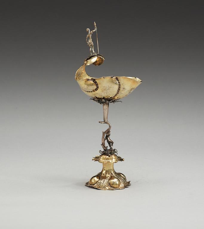 A German 17th century parcel-gilt shell cup, makers mark of Simon Lang, Nürnberg (1645-1671).