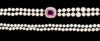 637. A two strand cultured pearl necklace.