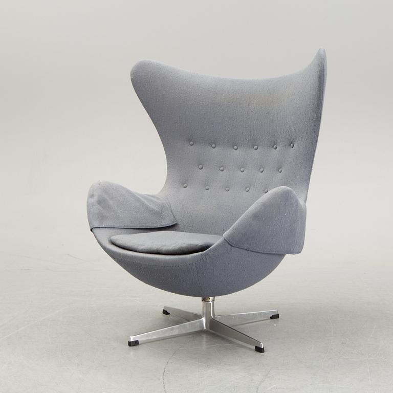 An 'Egg Chair' by Arne Jacobsen for Fritz Hansen, designed 1958.