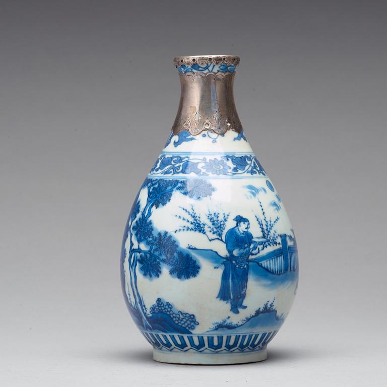 A blue and white silvermounted vase, Ming dynasty, 17th Century.