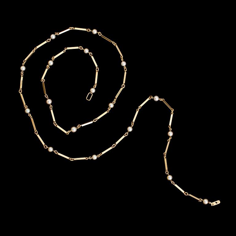 COLLIER, 18 k guld med odlade pärlor, total vikt ca 16 g.