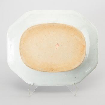 A Chinese Qianlong blue and white porcelain plate.