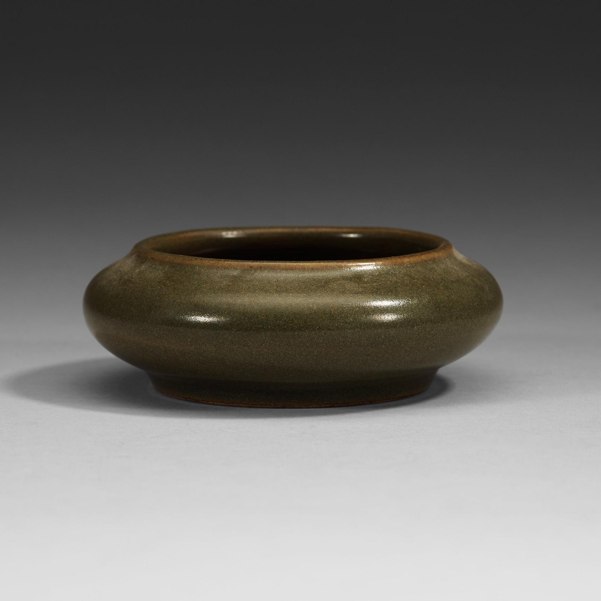A teadust brush washer, Qing dynasty (1664-1912).