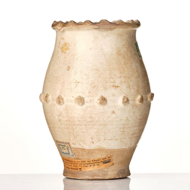 A pottery jar, Song dynasty.