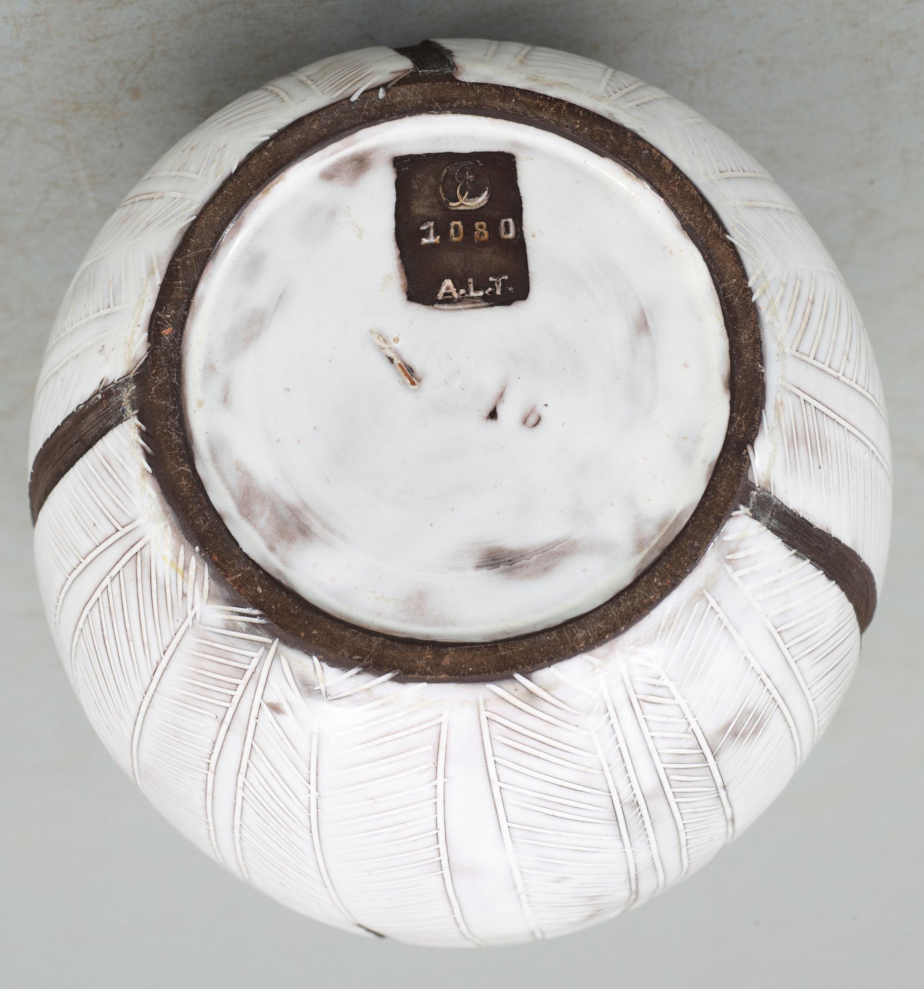 GOLVVAS, stengods, "Paprika" nr 1080, Anna-Lisa Thomson, Upsala Ekeby, 1951-69.