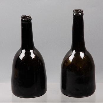 FLASKOR, 2 st, glas, 1800-tal.