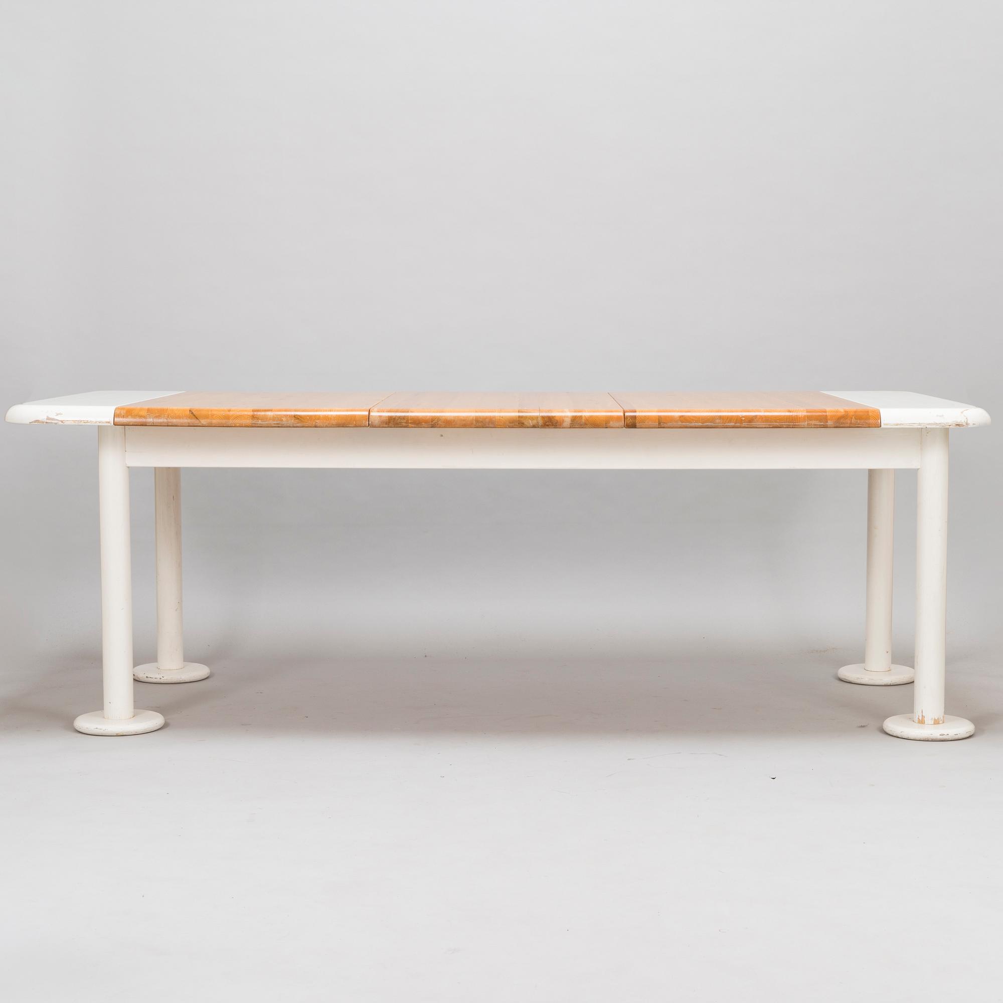 EERO AARNIO, PÖYTÄ JA TUOLEJA, 9 kpl, "Viking", Pan Puu, 1980-luvun alku.