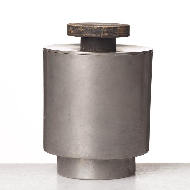 Björn Trägårdh, a pewter box for Svenskt Tenn, Stockholm 1930.