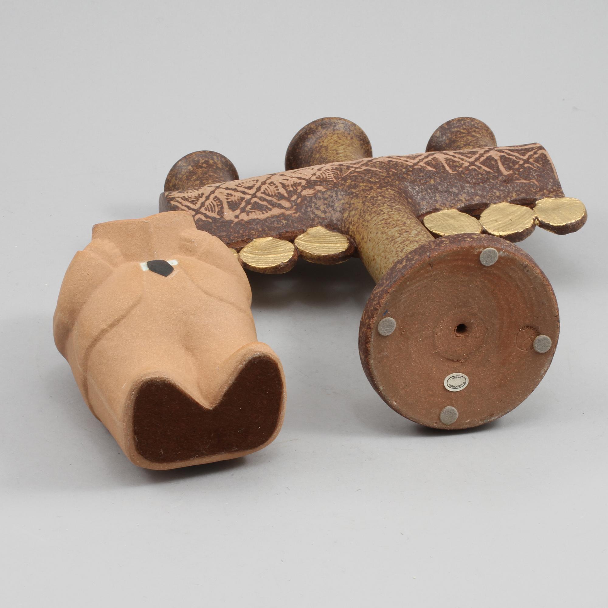 KANDELABER samt FIGURIN, stengods, Lisa Larson, Gustavsberg, 1900-talets andra hälft.