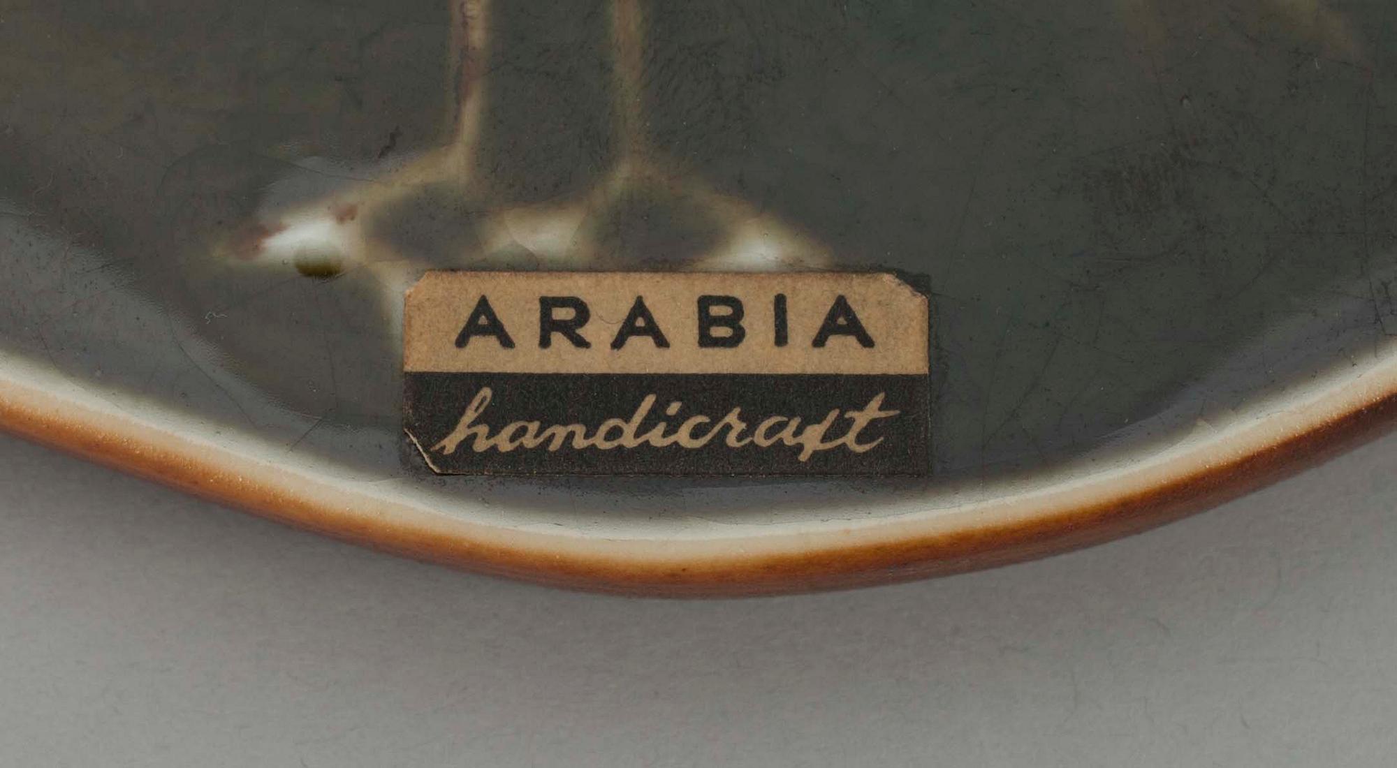 VÄGGRELIEF, stengods, sign. Annikki Hovisaari Arabia Finland, 1900-talets senare hälft.
