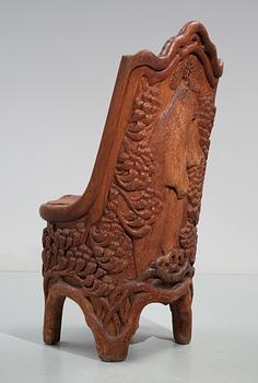 GUSTAF FJAESTAD, skulpterad stol, så kallad "Stabbestol", Värmland, ca 1900, jugend.