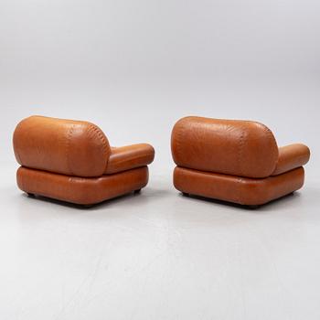 A pair of leather easy chairs, model 'Sapporo', Mobil Girgi, Italy, 1970s.