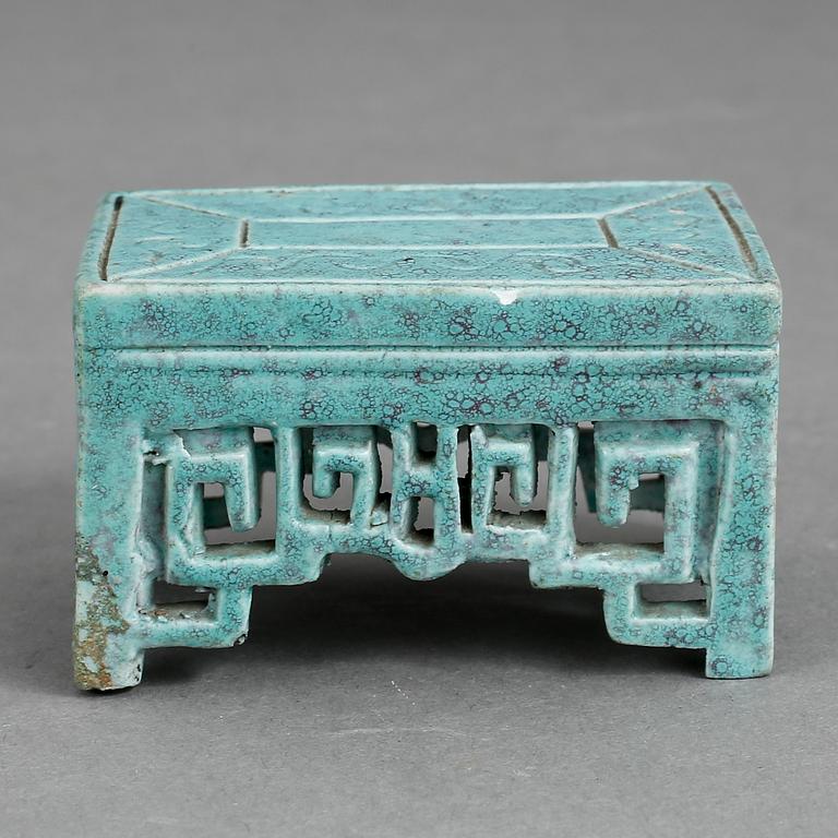 MINIATYRBORD, porslin, Kina 1900-talets första hälft.