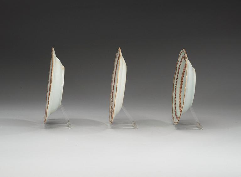 A set of three armorial plates, Qing dynasty, Qianlong (1736-95).