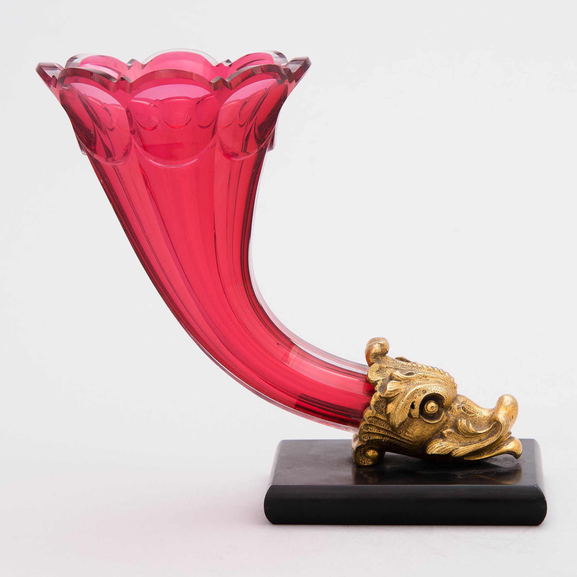 YMNIGHETSHORN / RHYTON, sannolikt Kejserliga Glasfabriken, Ryssland 1800-talets första hälft.