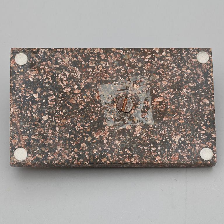 BREVPRESS, porfyr samt brons, 1800-tal.
