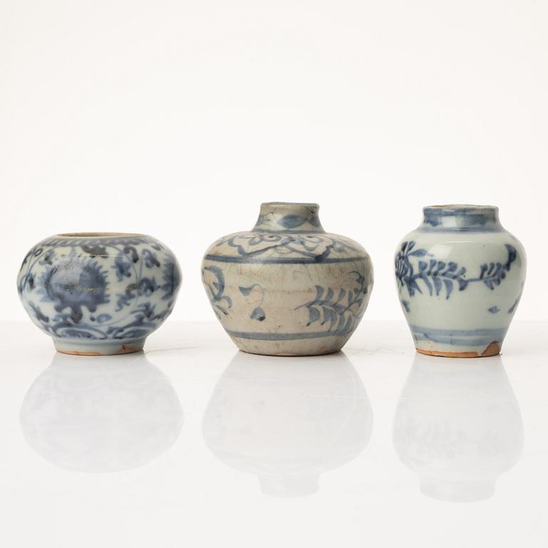 A group of eleven Chinese jars and vases, late Ming dynasty / 17th century.