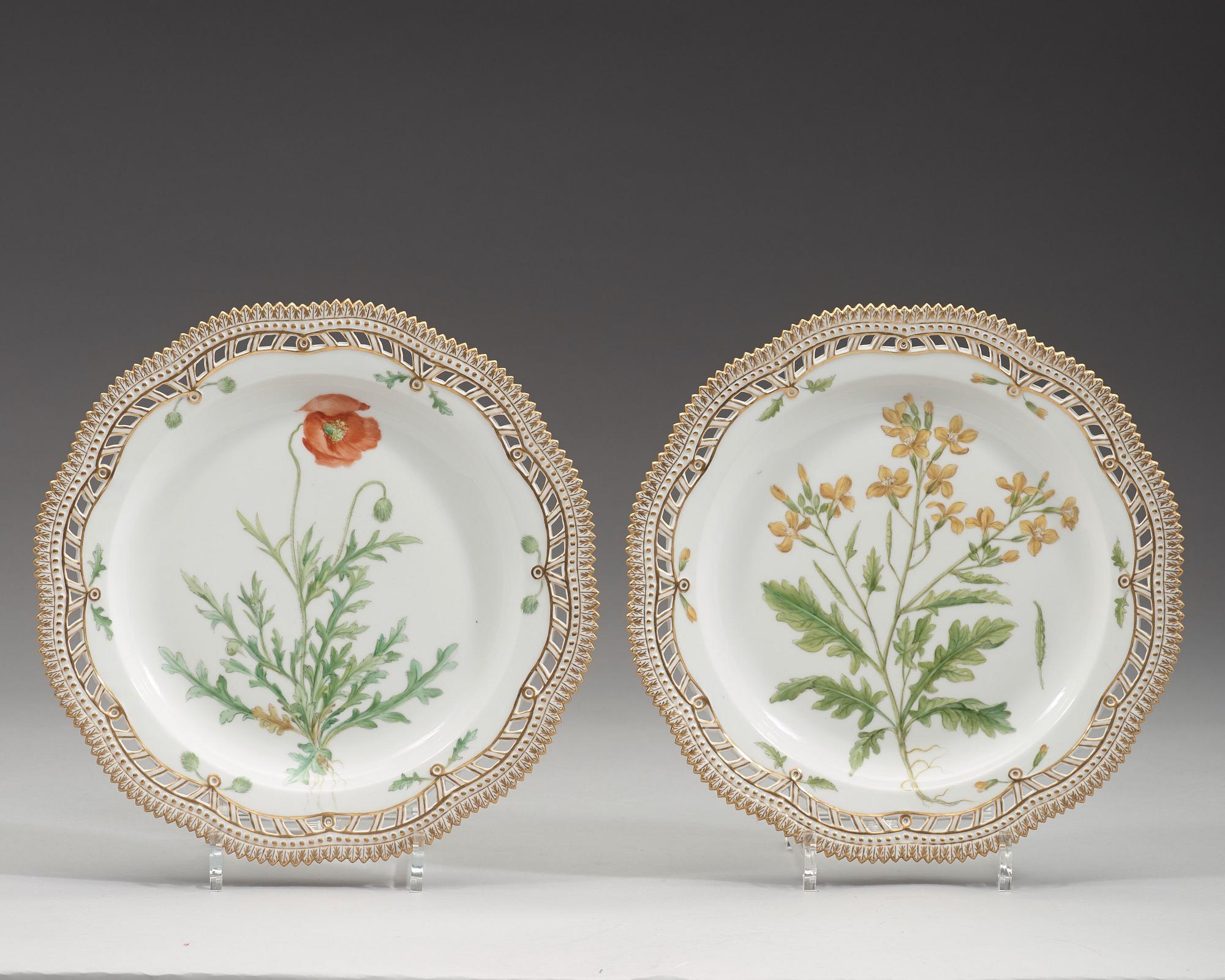 14 stycken Flora Danica tallrikar, tillverkade av Kunglig dansk.