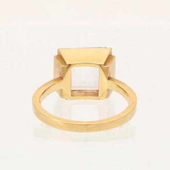 Wiwen Nilsson, ring 18K guld samt trappslipad topas 1944.