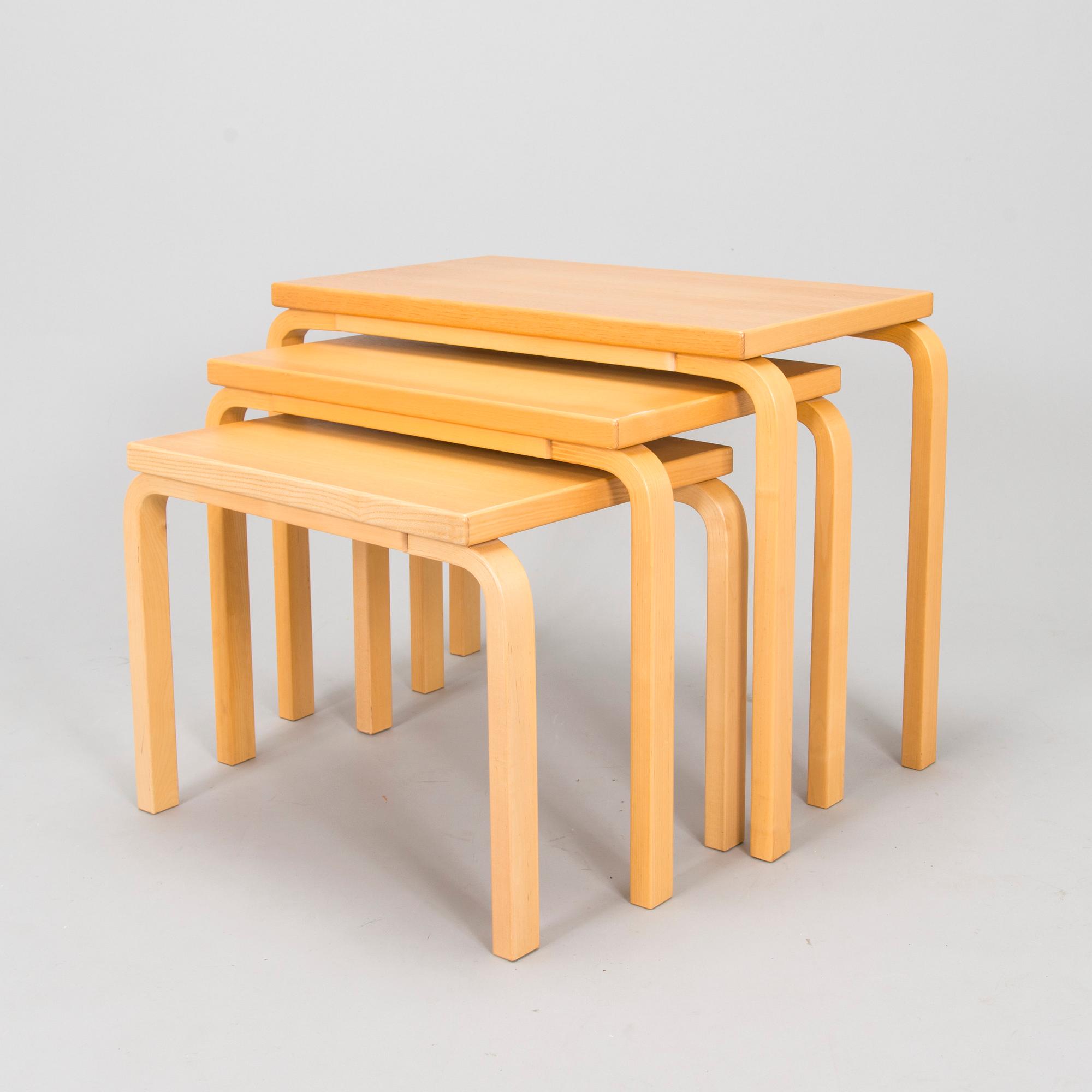 Alvar Aalto, a 3-piece nesting table model 88, Artek, 1970.