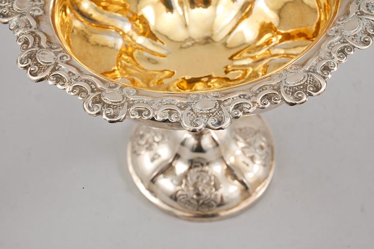 SKÅL PÅ FOT, silver, Johan Wahlström, Jönköping, 1853. Vikt 235 gram.