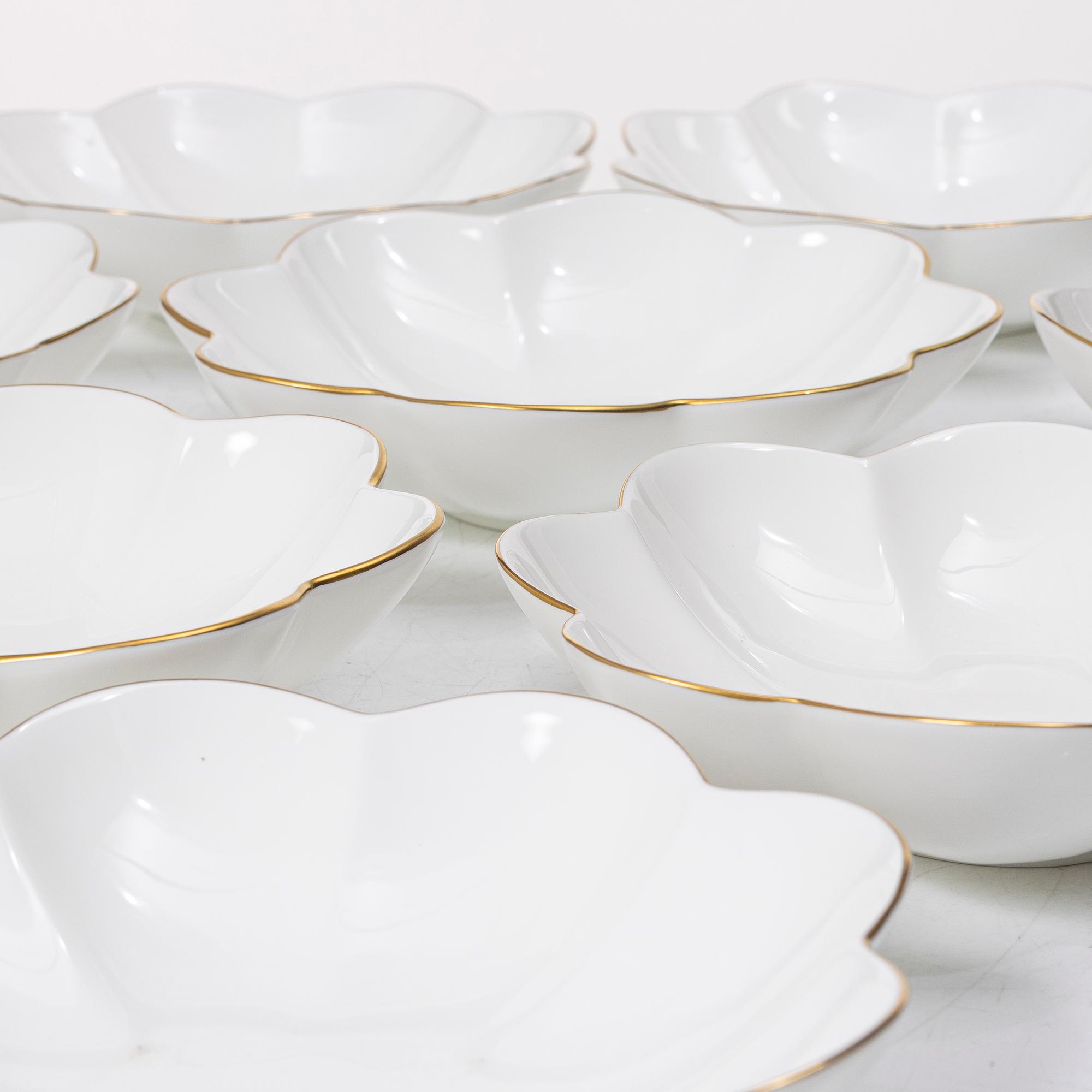 Karin Björquist, Blomformade skålar, 12 st, porslin, "Nobel" Rörstrand.