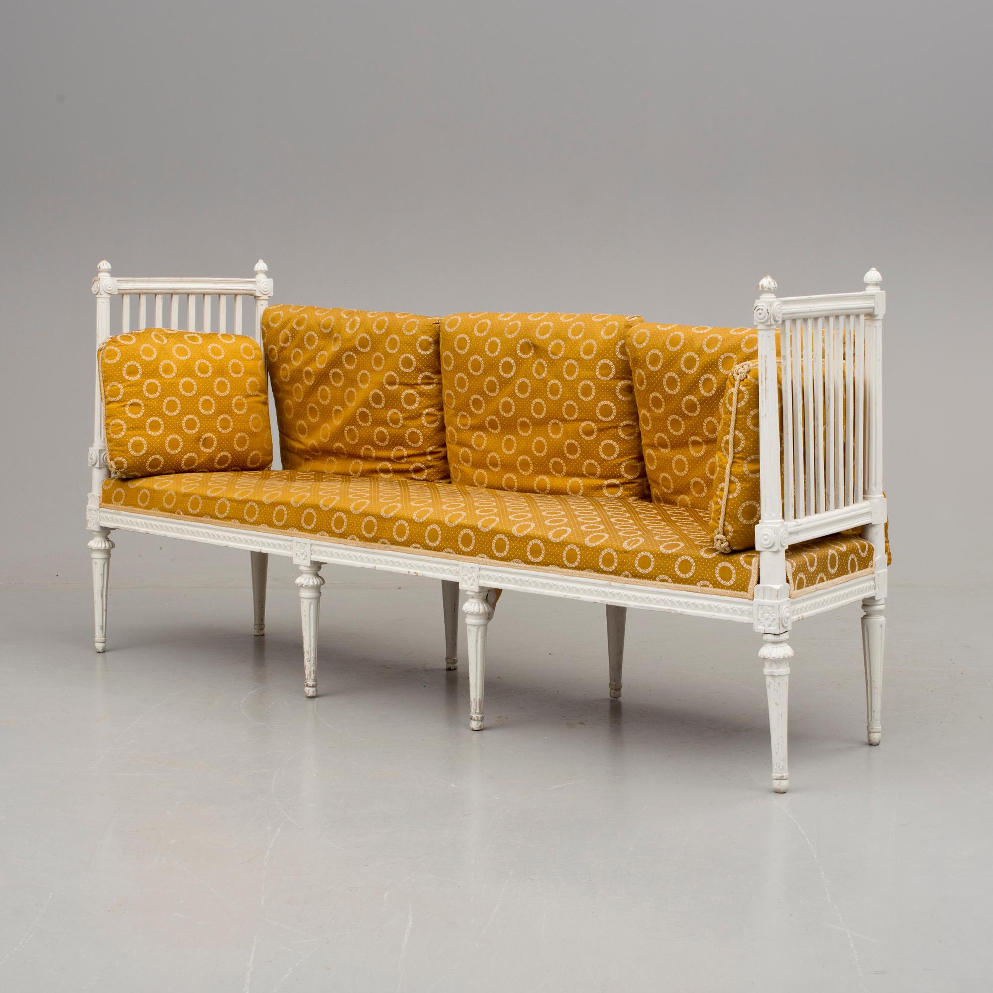 SOFFA/ FÖNSTERBÄNK. Gustaviansk, 1700-talets slut.