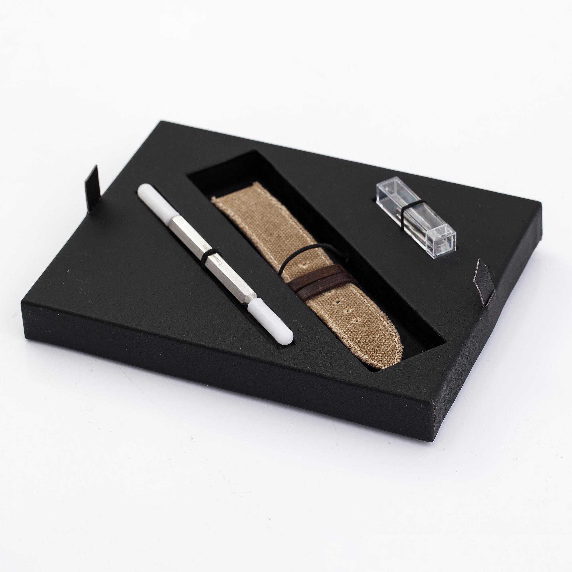 Sinn, 104 St Sa A B E, wristwatch, 41 mm.