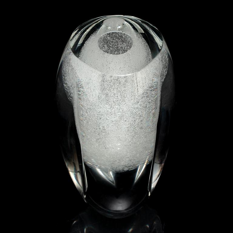 TIMO SARPANEVA, a 'Claritas' glass sculpture/vase for Iittala 1985.