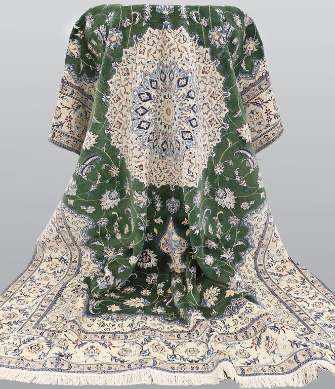 Matta, Nain, part silk, ca 302 x 202 cm.