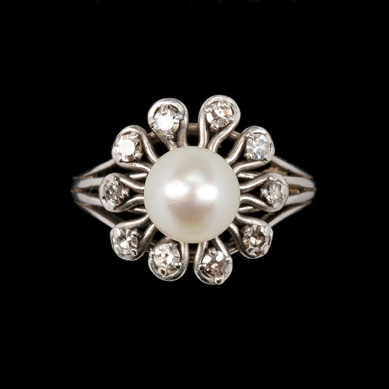 RING, 18k vitguld med åttkantslipade diamanter och pärla.