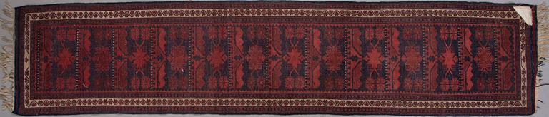 GALLERIMATTA, orientalisk. Ca 275x60 cm.