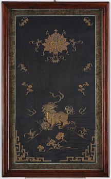 A silk embroidery in a table screen, Qing dynasty.