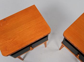 SÄNGBORD, ett par, omkring 1900-talets mitt.