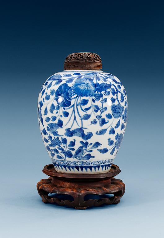 A blue and white jar, Qing dynasty, early 18th Century.