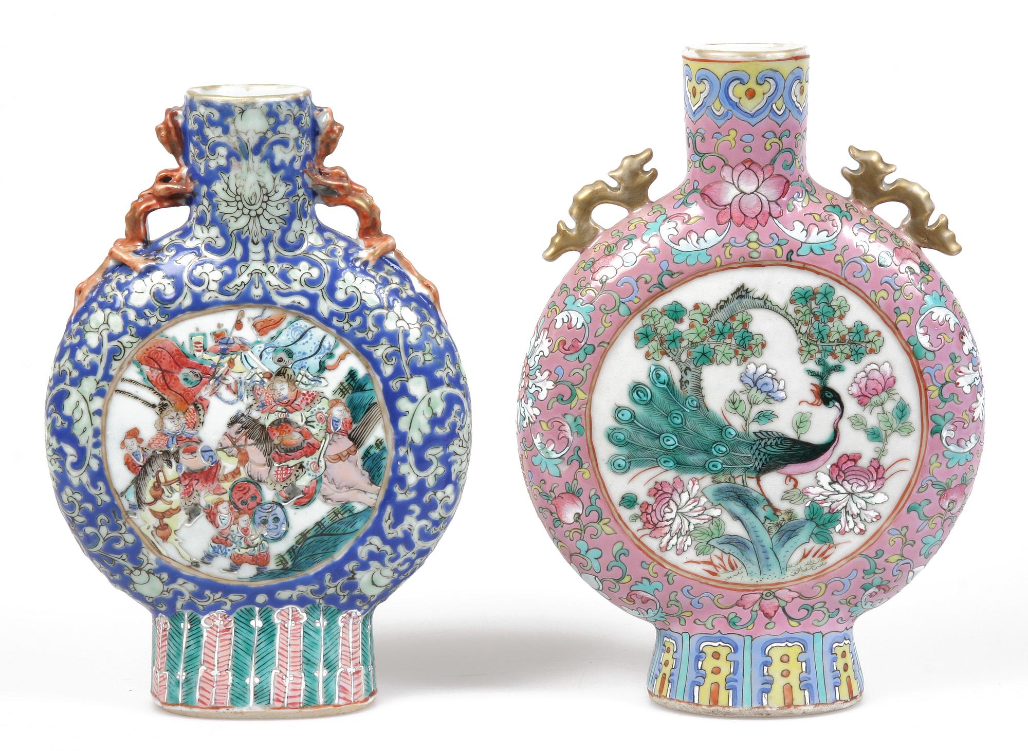 PILGRIMSKRUS, 2 st, porslin, Kina, 1800-tal.