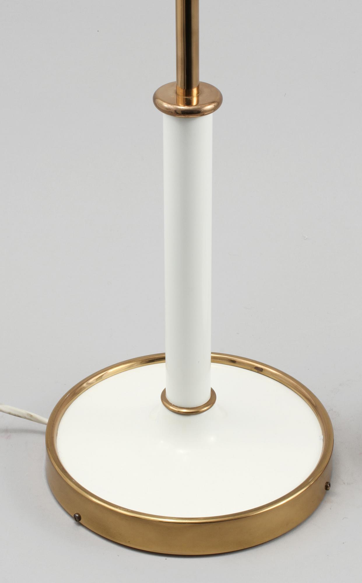 BORDSLAMPOR, ett par, modellnummer 2466-2, Josef Frank, Firma Svenskt Tenn.