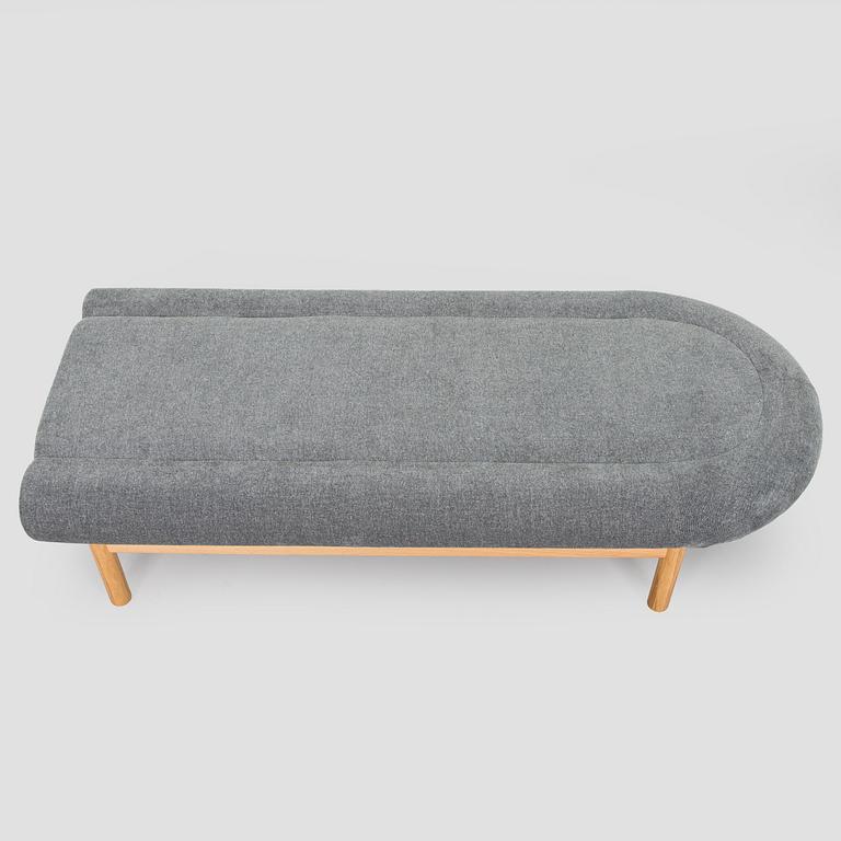 Jouni Leino, Bänk, "Huup", för Arktis. Jouni Leino Design Studio 2025.