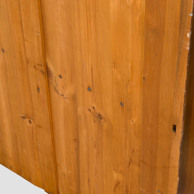 Bokhyllor, 2 st, jugend, Sverige kring år 1900.