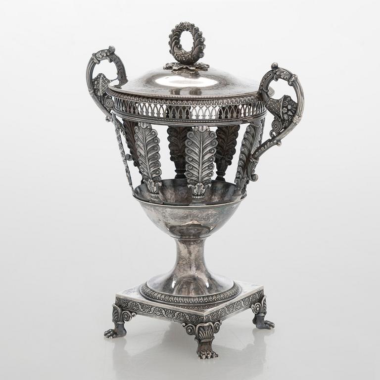 Louis Manant, genombruten skål, silver, Paris 1819-1838.