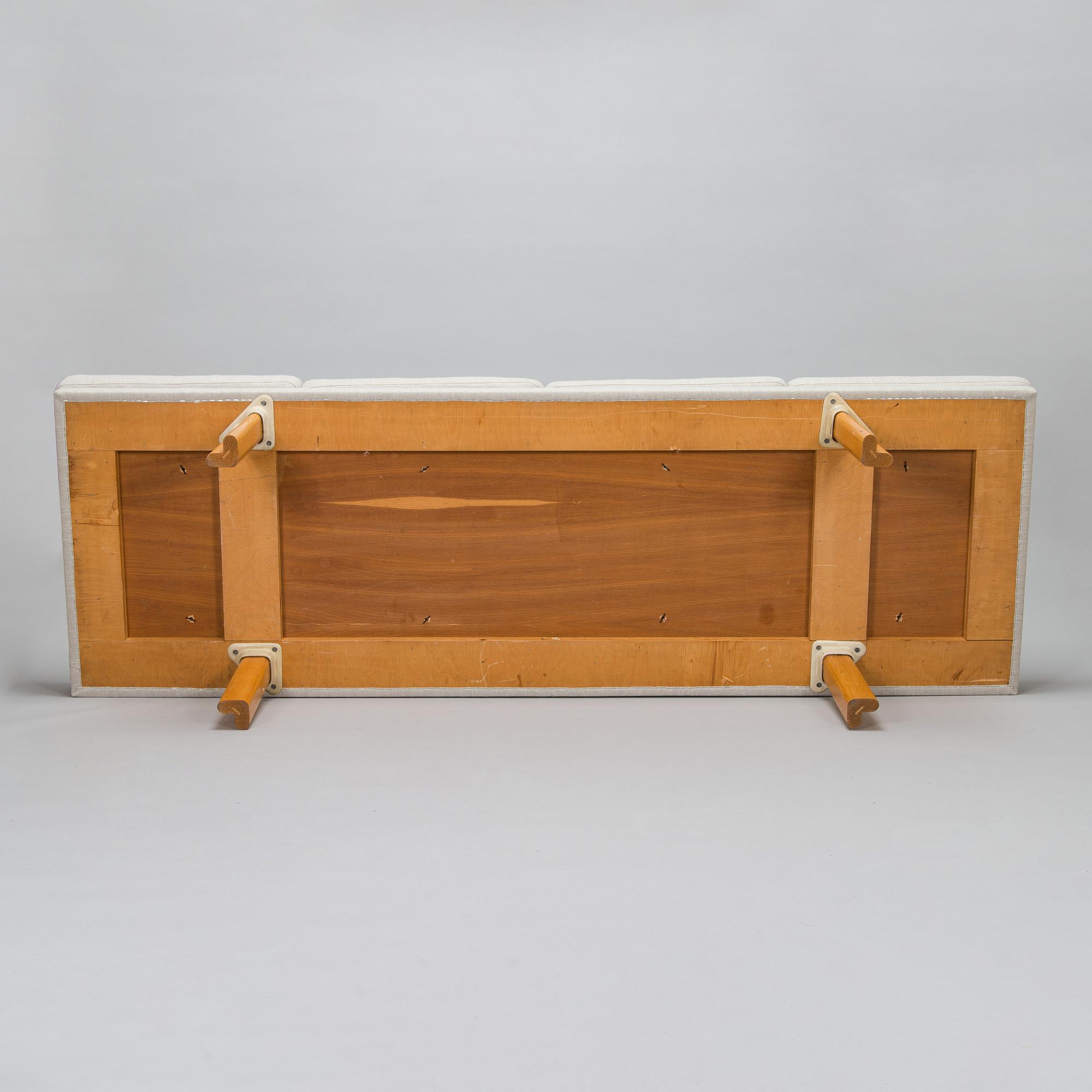 Alvar Aalto, a 1962 bench for O.Y. Huonekalu- ja Rakennustyötehdas A.B.