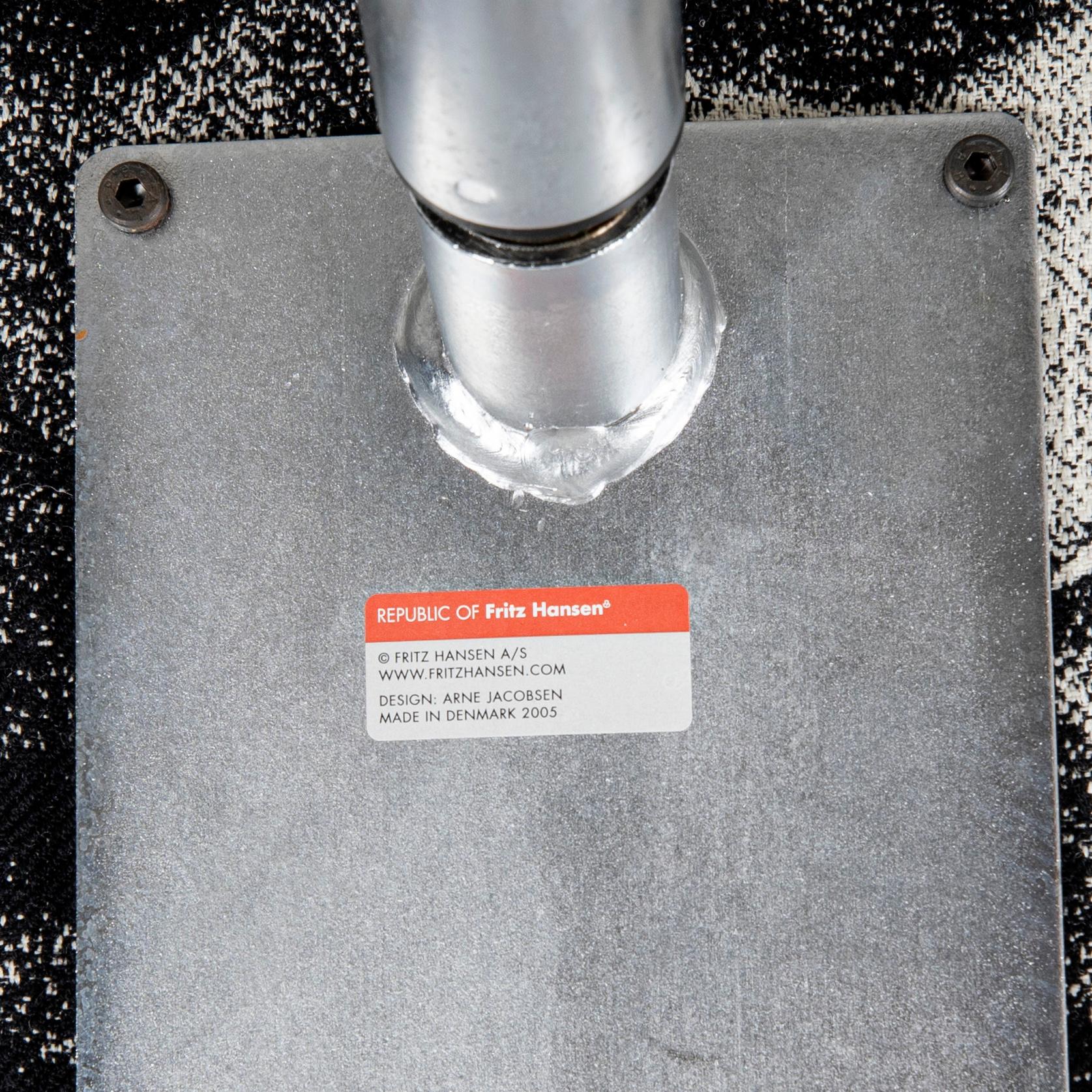 Arne Jacobsen, Stol med fotpall, Fritz Hansen, Danmark, 2000-tal.