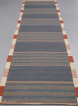 Märta Måås-Fjetterström, MATTO, "Malmstens gångmatta, blå", flat weave, ca 408,5 x 101 cm, signed AB MMF.