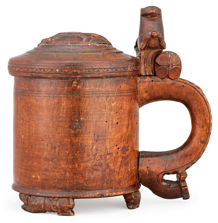A Norwegian 18/19th century birch tankard.