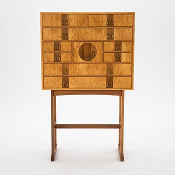 Josef Frank, a model 2215 cabinet, Firma Svenskt Tenn, post 1985.