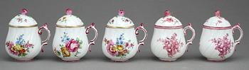CREMEKOPPAR, 5st, porslin, 17/1800-tal.