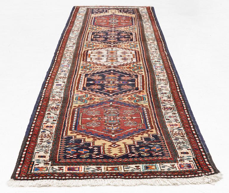 A Sarab gallery carpet, approx. 299 x 78 cm.