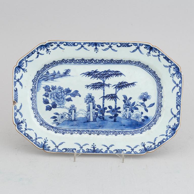 Three blue and white serving dishes, Qing dynasty, Qianlong (1736-95).