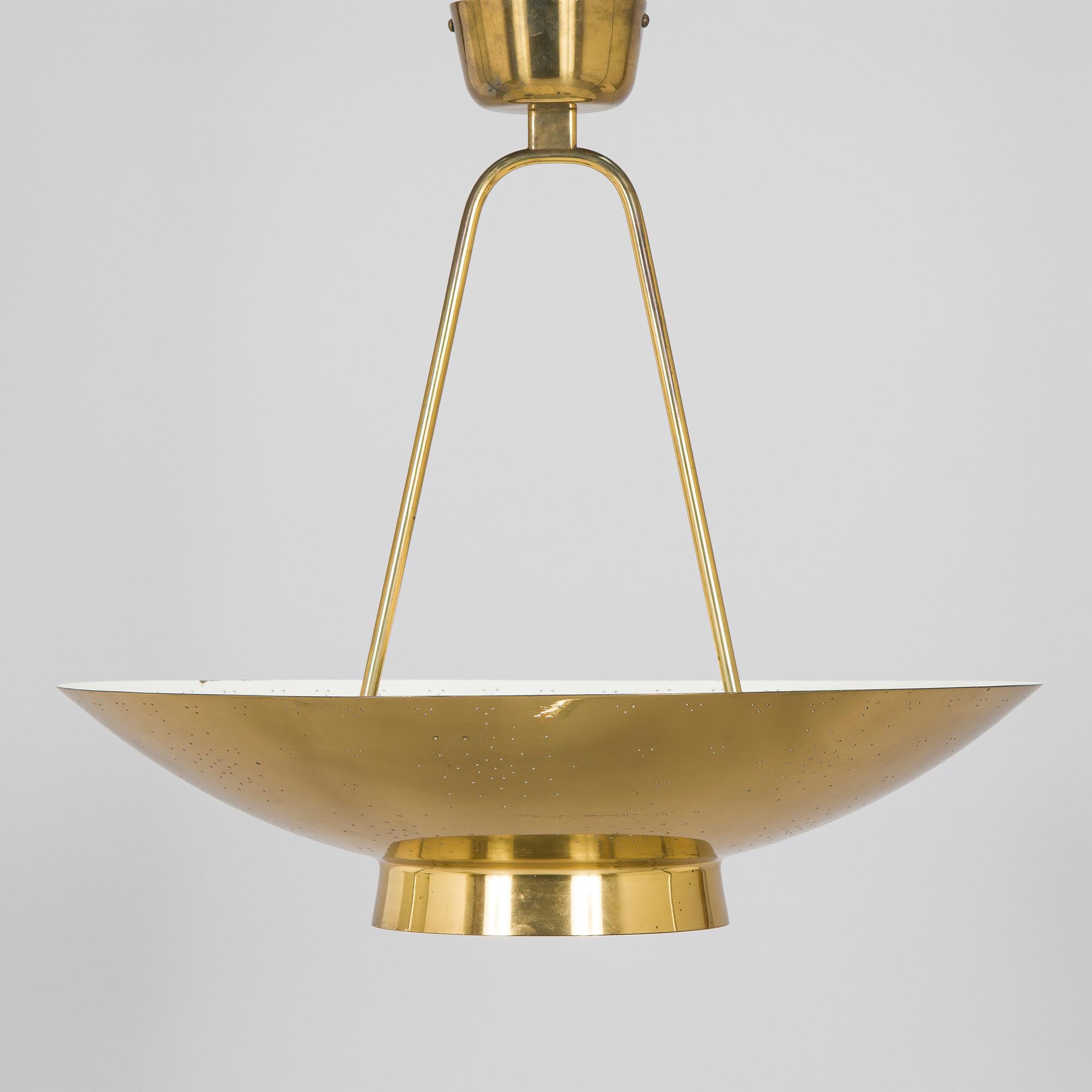 Paavo Tynell, a mid-20th-century '9060' pendant light for Taito, Finland.