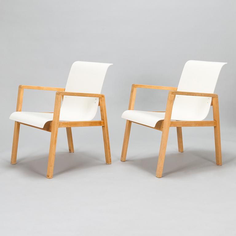 Alvar Aalto, a pair of '403' armchairs for Artek.